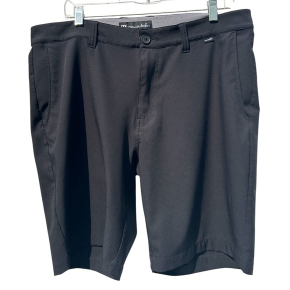 Travis Mathew Wanderlust Golf Shorts Size 36 in Black - Picture 3 of 7